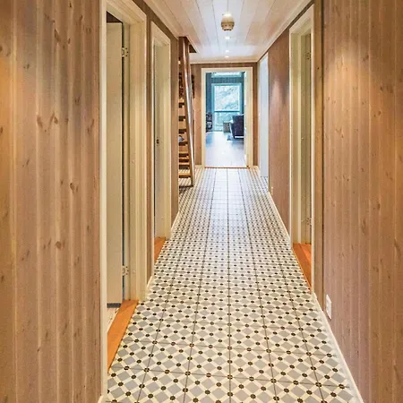 4 Bedroom Stunning In Casa vacanze Skjolden