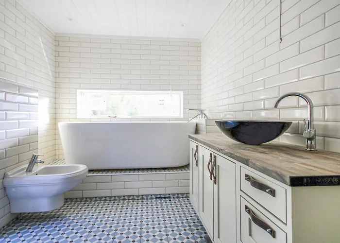 4 Bedroom Stunning In *